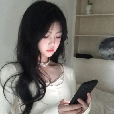 裸男歌唱